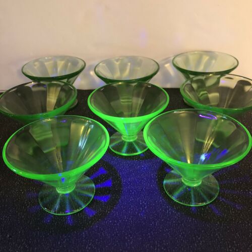 Set Of 8 Depression Vaseline Uranium Glass Dessert Parfait Sherbet Dish Bowl