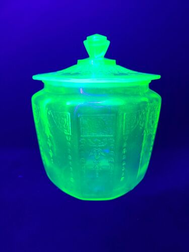 Anchor Hocking Green Glass Biscuit Jar With Lid Paneled Princess Pattern