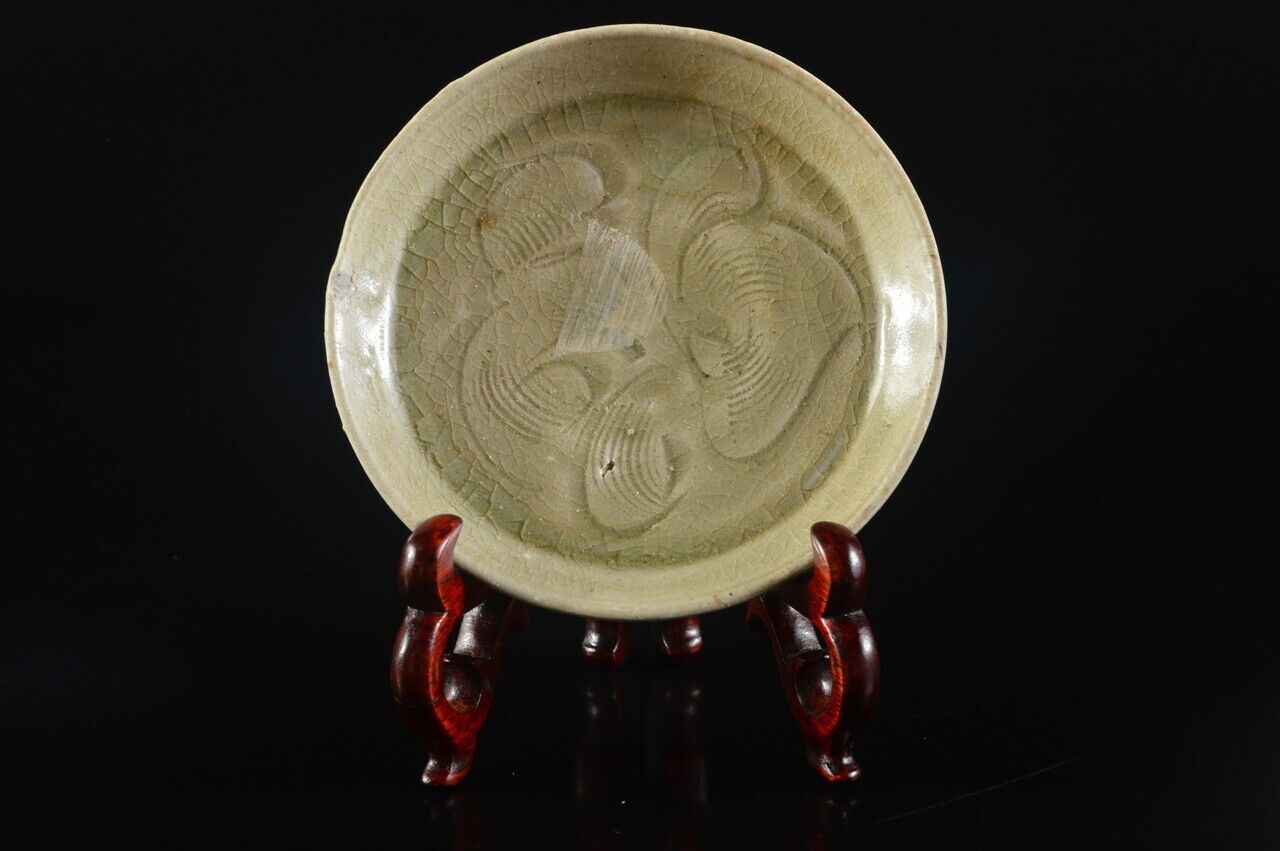 H8219: Chinese Celadon Flower Sculpture Plate/dish
